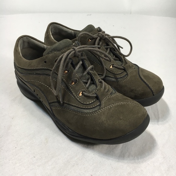 clarks in motion women's shoes